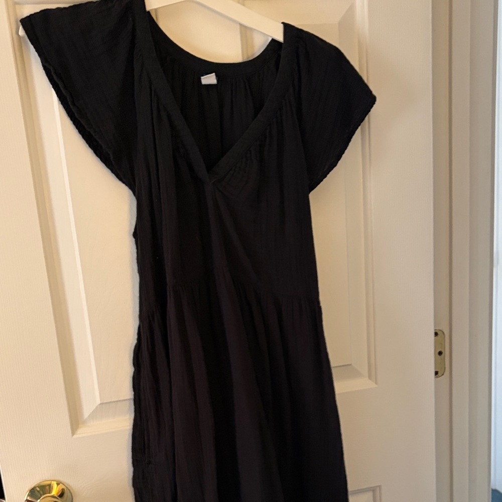 Old navy black cover up medium